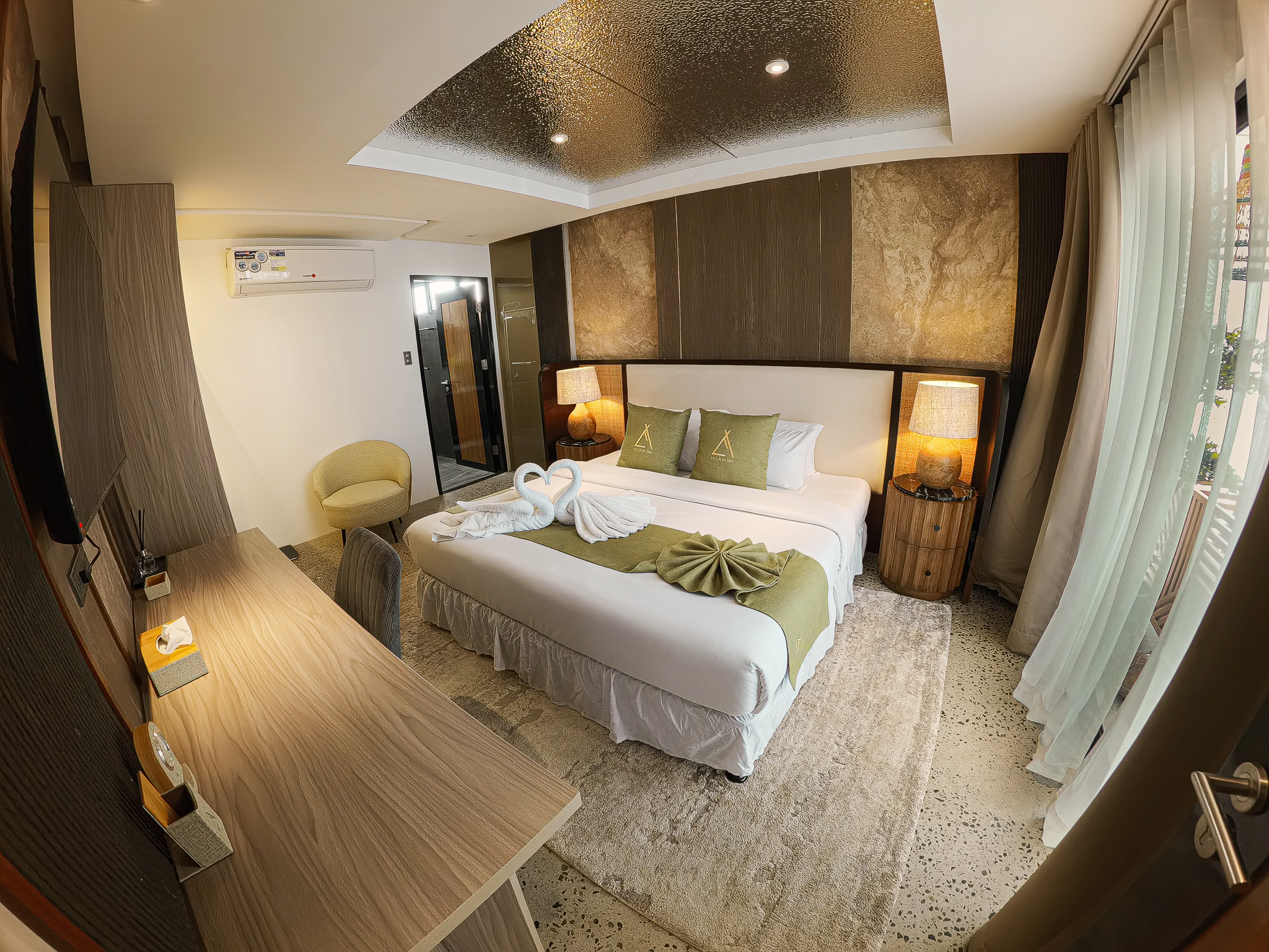 Black Villa Room 1